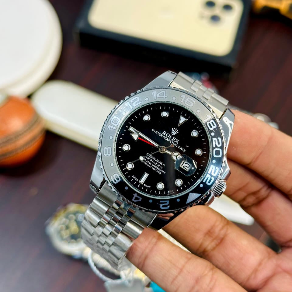 Luxury Silver Black Chronograph Watch – Rotating Bezel, Jubilee Bracelet, Date Display